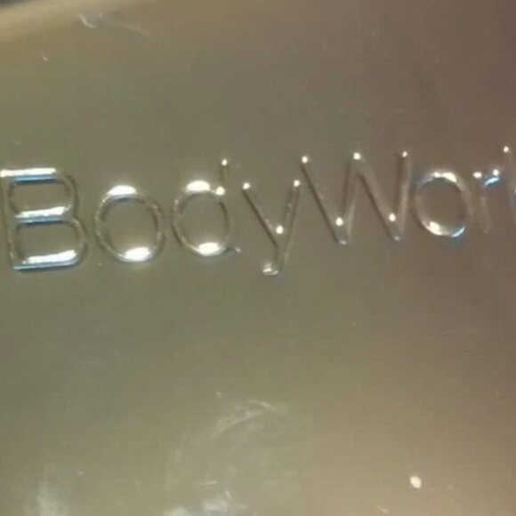 Bath & Body Works Scented Candle 3 Wicks Red New Unused Retail Price $25.50 - Picture 5 of 5